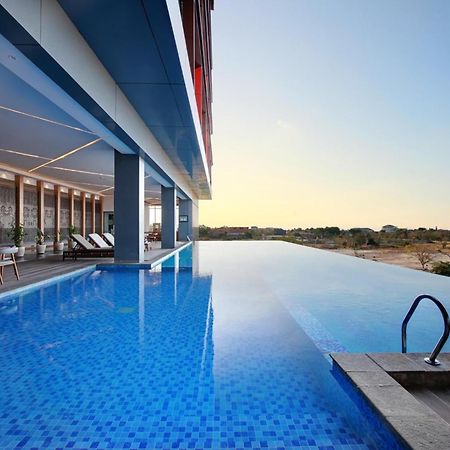 Harper Kupang By Aston Hotel ภายนอก รูปภาพ