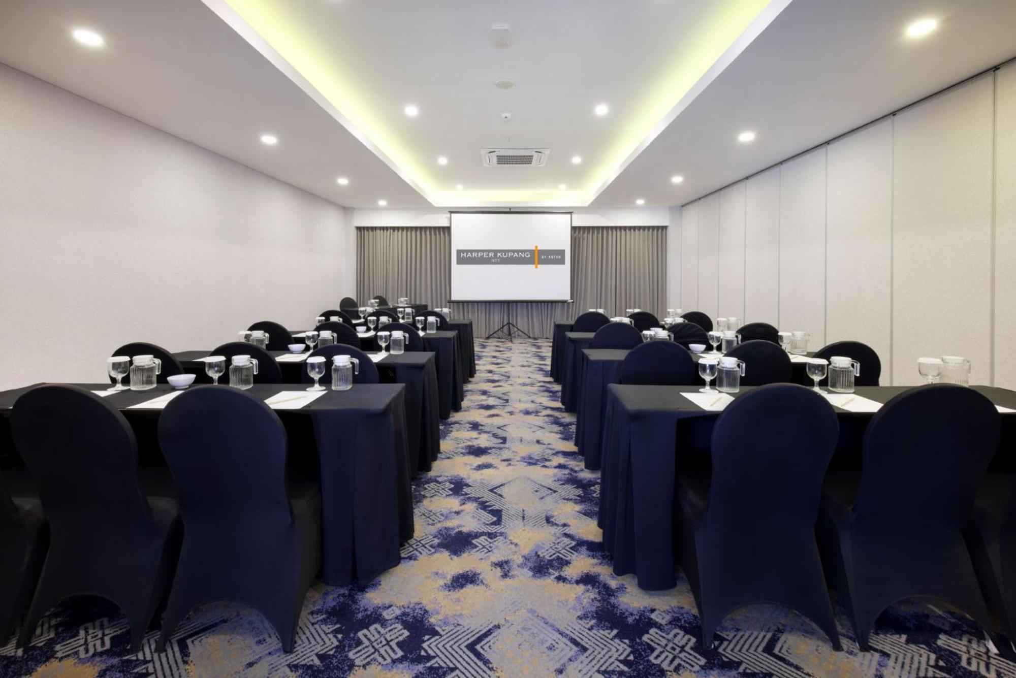 Harper Kupang By Aston Hotel ภายนอก รูปภาพ