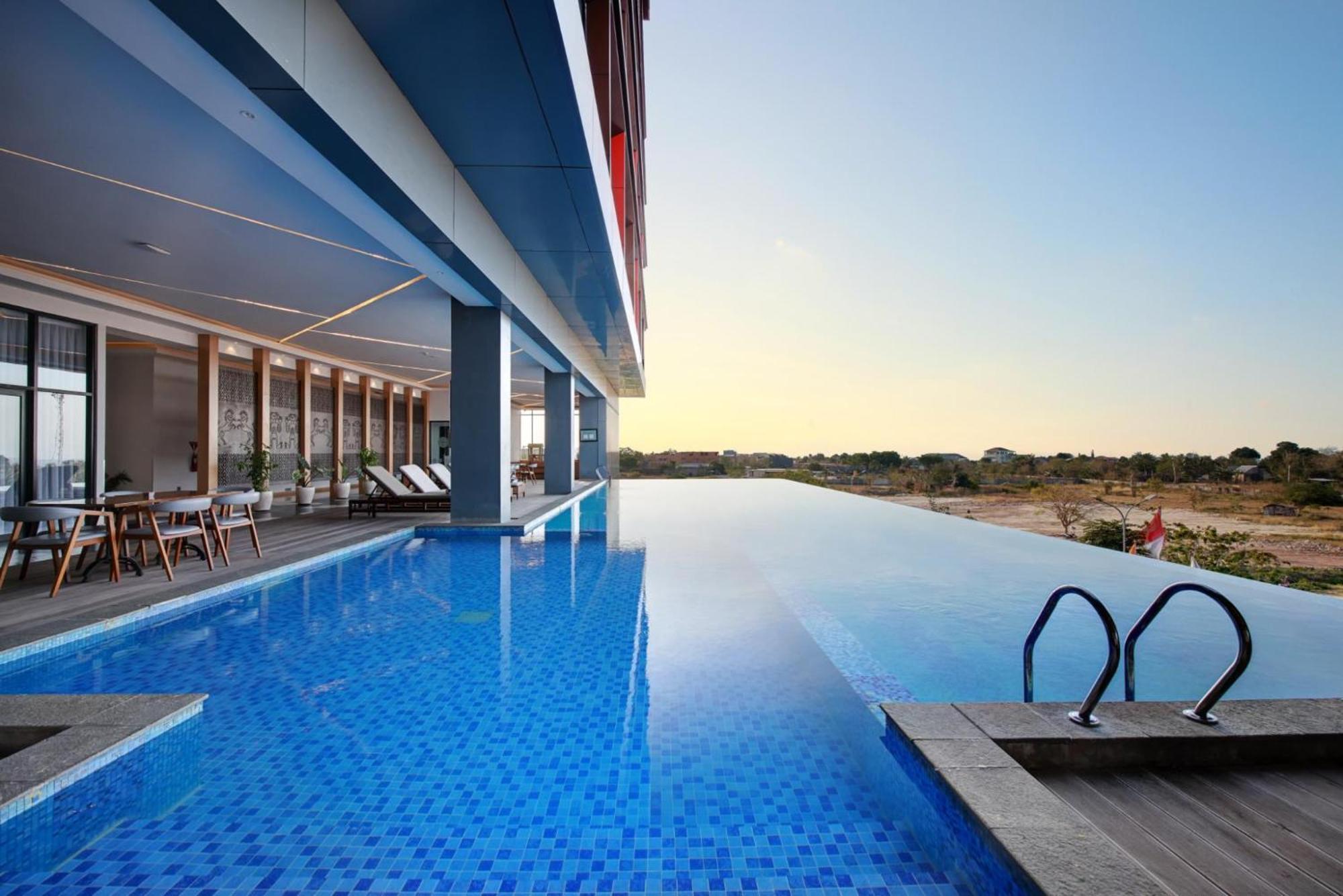 Harper Kupang By Aston Hotel ภายนอก รูปภาพ
